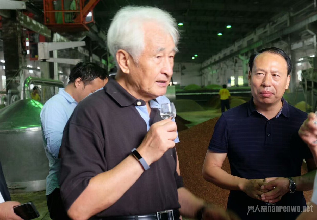 茅台董事长被免职，为什么被免职?