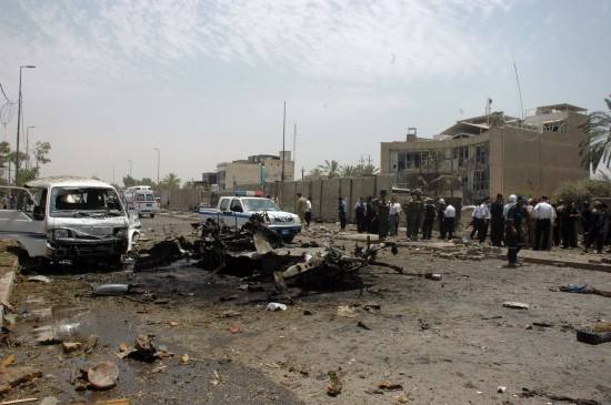 伊拉克巴格达爆炸，美大使馆遭炮弹袭击