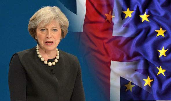 英国首相或因脱欧困境下台，机构建议别做多英镑